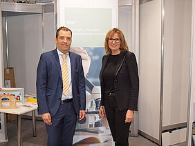Staatssekretärin Katrin Schütz mit Südwestmetall-Geschäftsführer Stefan Küpper